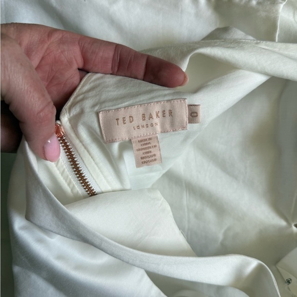 Ted Baker Daynaa Bow Shoulder Embroidered Top - Picture 6 of 6